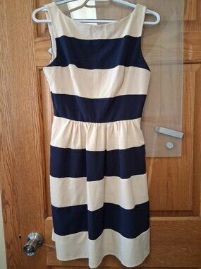 Womens size 7/8 dress